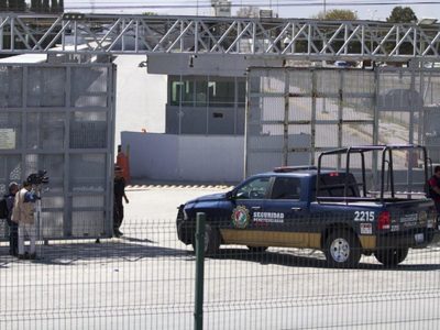 Reos riñen en penal donde está “El Bronco”