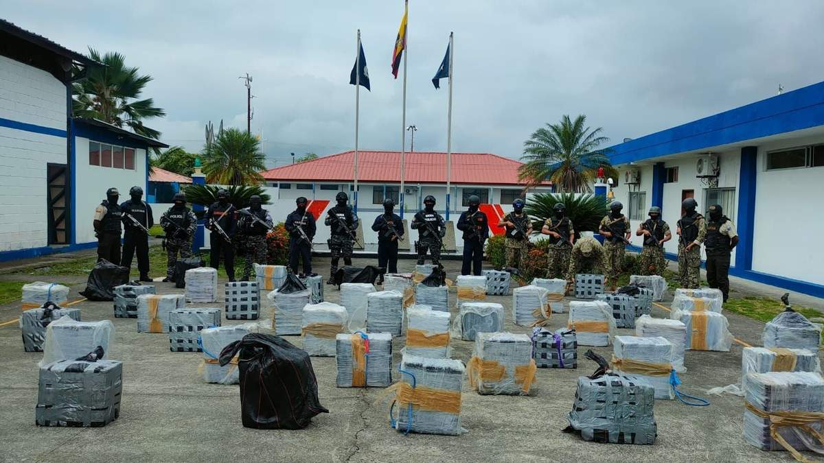 Decomiso de droga en altamar, en Ecuador
