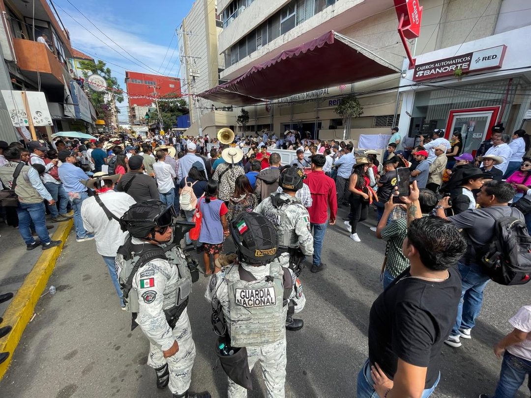 Agentes de la Guardia Nacional blindan el Paseo del Pendo´n. Foto Luis Daniel Nava