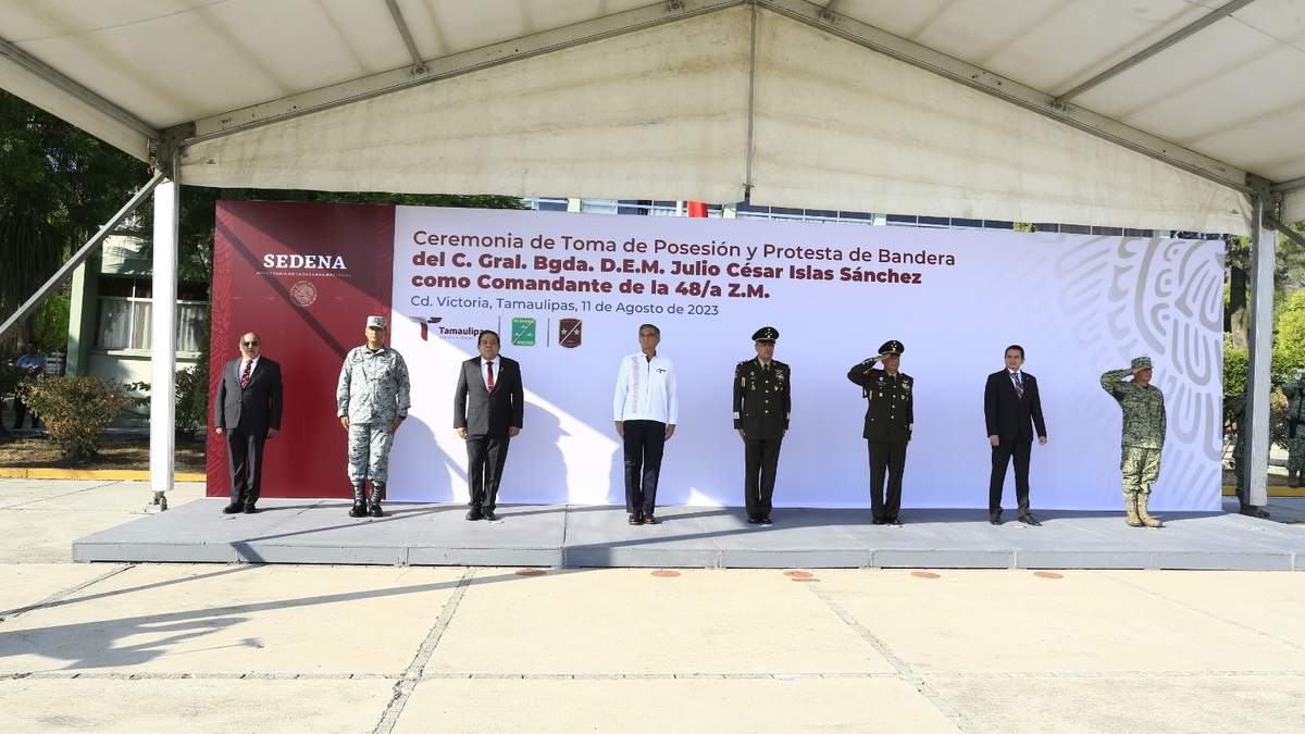 Asiste gobernador Américo Villarreal a la toma de posesión del comandante de la 48/a Zona Militar