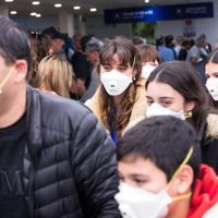 Al borde de la cuarentena dura: desde hoy están prohibidas las reuniones en todo el país