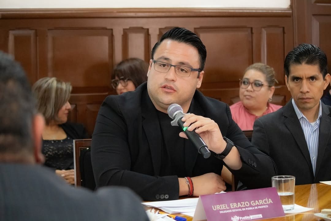 En sesión ordinaria de la Comisión de Trabajo que presido, nos reunimos con Uriel Erazo García, 