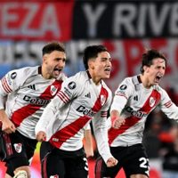 En medio de la polémica: la joya de River que firmó su primer contrato profesional