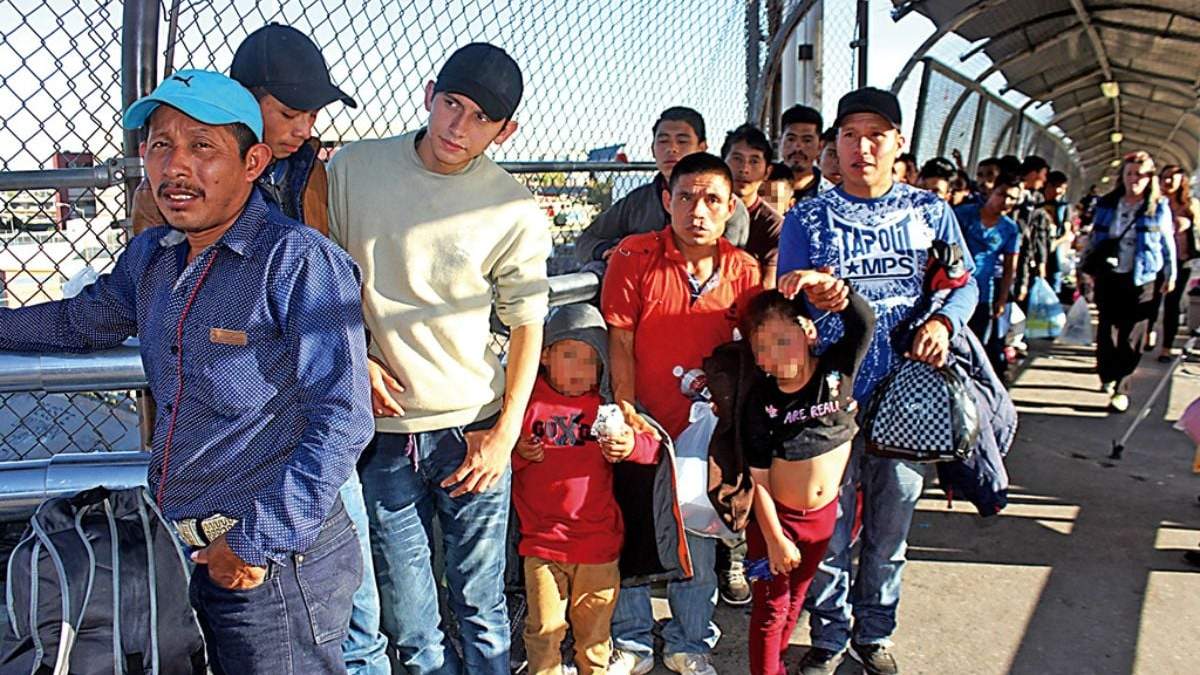 Migrantes en la frontera entre México y Estados Unidos