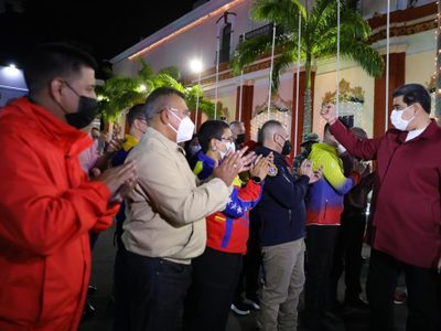 El chavismo domina las elecciones y se hace con 20 de las 23 gobernaciones de Venezuela