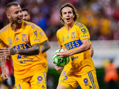 Tigres remonta a Chivas 3-2 y consigue su octavo título