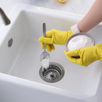 No llames al plomero: el truco para dejar los desagües de casa limpios y sin mal olor usando solo 4 productos