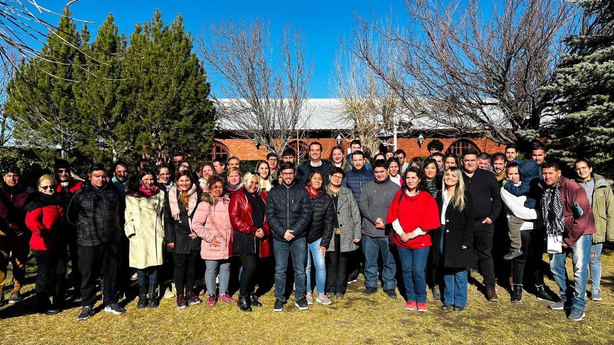 Se congregaron concejales y representantes del partido junto a sus equipos técnicos. Fuente: (Twitter)