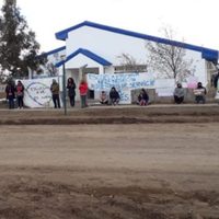 La comunidad de la escuela primaria 24 de Tricao Malal reclamaron por falta de auxiliares