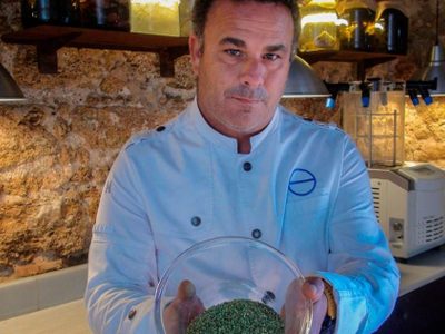 El español Angel León, el chef del mar, descubre y cultiva un superalimento