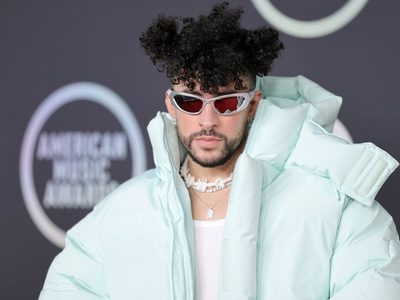 Bad Bunny abre las puertas de su motorhome para que lo alquilen sus fans