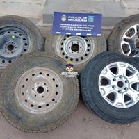 La Policía detuvo a un hombre en allanamientos a tres viviendas de la comunidad gitana