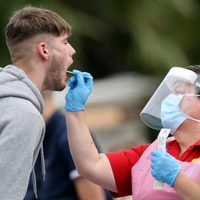 Se disparan los casos de coronavirus en Reino Unido: a 3 días del fin de las restricciones