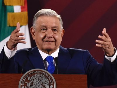 “No pues es muy importante Layda en el canal de las estrellas”: AMLO responde a Televisa