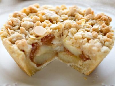 Canastitas de manzana crumble: una delicia digna de las mejores pastelerías, en una receta fácil que vas a amar