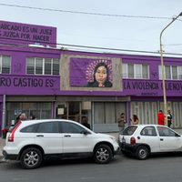 Alcalde de Saltillo sanciona a una mujer por dejar que se pintara mural contra el feminicidio en su casa