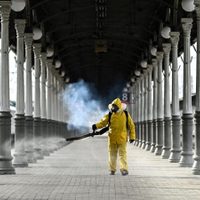Rusia se encierra por la ola mortal del coronavirus: nuevos máximos de contagios y muertes