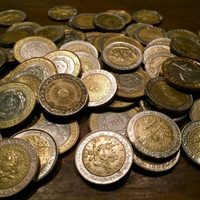 Podrías tener mucho dinero en tus manos: cuál es la moneda de 50 centavos por la que pagan más