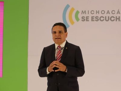 Silvano Aureoles pide ayuda a AMLO para pagar a maestros