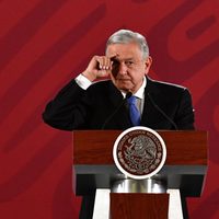 AMLO frena concesiones mineras y pide a empresarios aumentar salarios a trabajadores