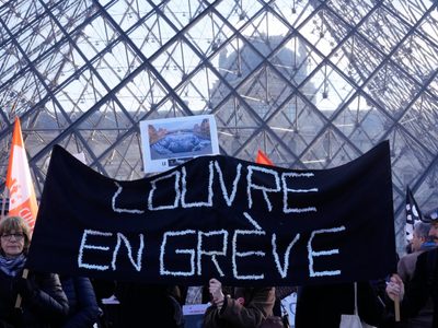 Trabajadores del Louvre votan para prorrogar su huelga mientras el museo reabre parcialmente