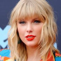Taylor Swift se transformó en hombre para criticar al machismo ¡Impresionante!