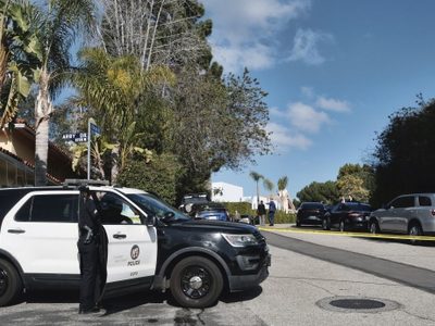 Tiroteo en barrio de lujo de Los Ángeles deja 3 muertos