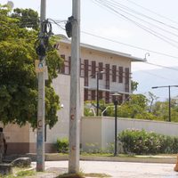 EU envía soldados para reforzar seguridad en su embajada en Haití y evacúa a su personal