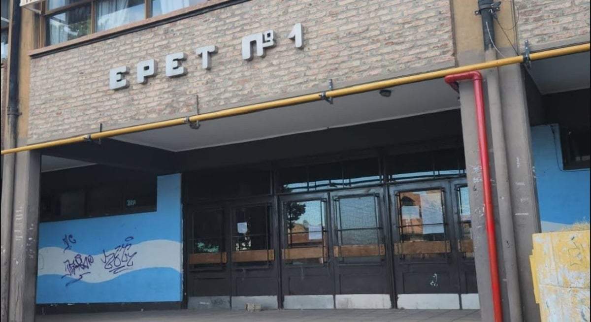 El EPET N° 1 de Cutral Co. Fuente: (Web la Voz)