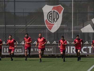 A levantar cabeza: la posible formación de River para enfrentar a Banfield