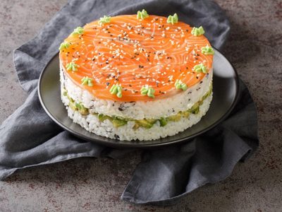 Cómo hacer sushi cake, la receta japonesa viral que conquista TikTok e Instagram