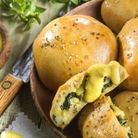 Bollitos de espinaca: una receta deliciosa para que tu familia incorpore verduras sin chistar