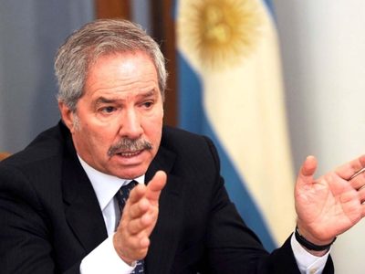 Solá se reunió con el ministro de Economía de Alemania: "Estamos ordenando el caos que nos dejaron"