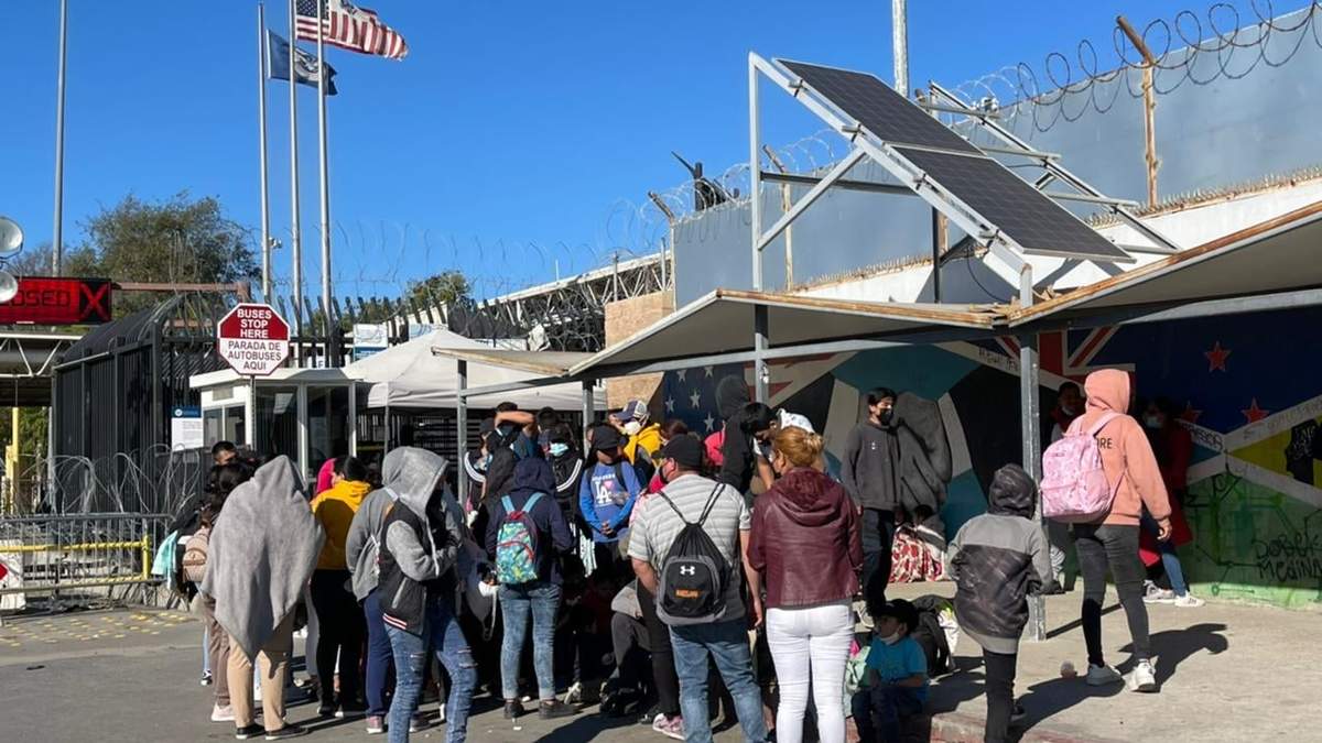 Desplazados en la garita de Otay