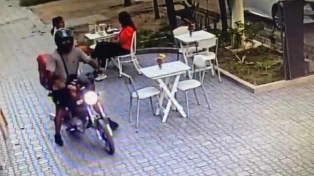 Robo a plena luz del día.