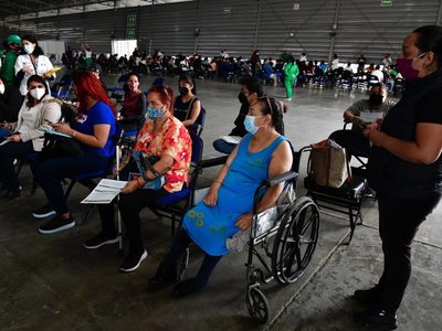 Por la consulta ciudadana, adelantan la vacunación contra el covid-19 en Iztacalco