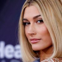 Hailey Bieber se puso un traje de baño muy cavado y dejó en evidencia ¡ESO!