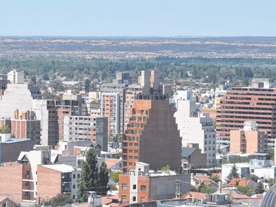 La Municipalidad de Neuquén pidió no sacar la basura hasta el jueves por posibles lluvias
