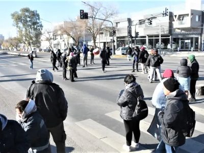 Trabajadores de Desarrollo Social cortaron la multitrocha: señalan irregularidades en los concursos