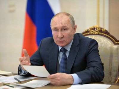 Putin crea el Día del Padre en Rusia para "aumentar la importancia de la paternidad"