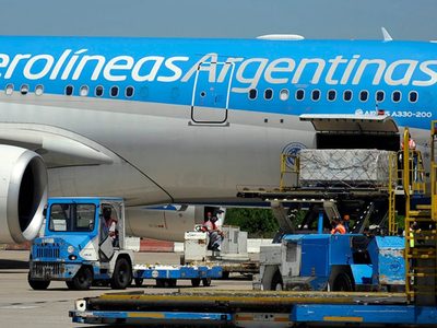 Llegó el tercer vuelo con las vacunas rusas para Argentina y Bolivia