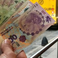 Los billetes argentinos por los cuales llegan a pagar hasta 80 mil pesos y ya los están vendiendo