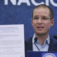 Anaya renuncia al PAN y va "solo" a candidatura de Por México al Frente
