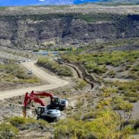 Avanzan las obras en la red para llevar gas natural a Los Guañacos en el norte de Neuquén