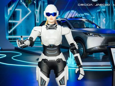 Robots humanoides ya realizan tareas propias de los empleados de comercio