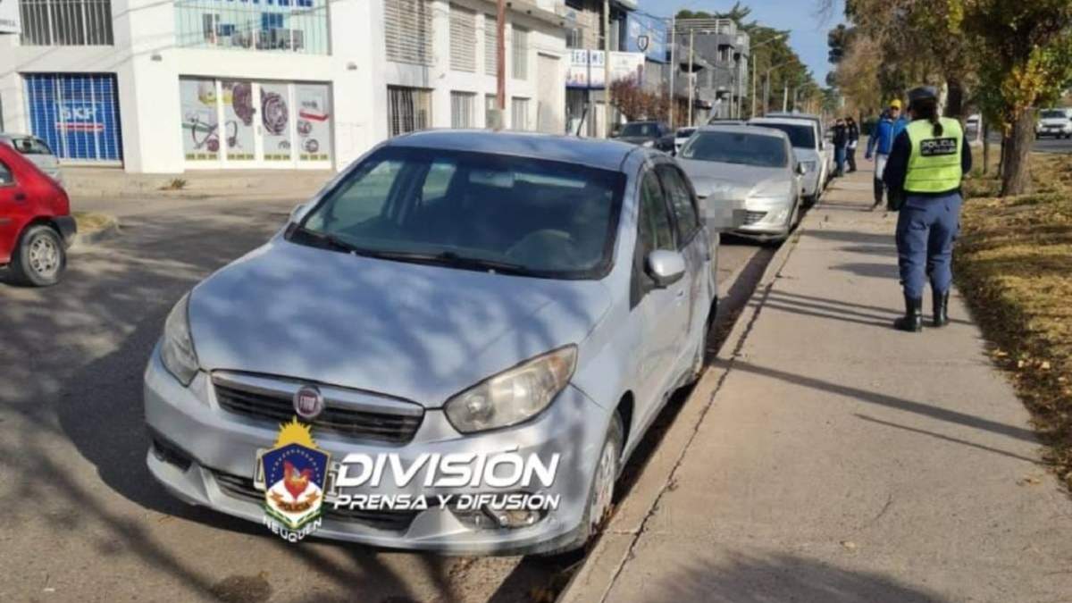 El auto fue recuperado por la Policía y se inició una casa. Fuente: Policía Neuquén.