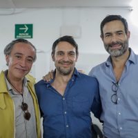 “Por la punta de la nariz... ganó la presidencia”, sátira sobre la megalomanía