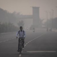 Una masa de aire tóxico en Nueva Delhi obliga a cerrar escuelas