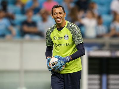El arquero que quiere Gago: la oferta formal de Boca por Agustín Marchesin
