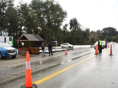 Llevaba seis astas de ciervo en la camioneta y dijo que se los habían regalado